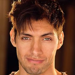 Jeff Torres 飾演 Jeff