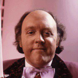 Howard Lew Lewis - The Tichborne Claimant演員 飾演The Hotel Manager