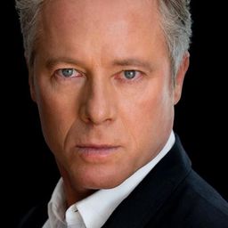 Marek Probosz 飾演 Satora