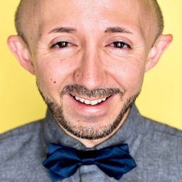 Shane Carpenter 飾演 Male BEK