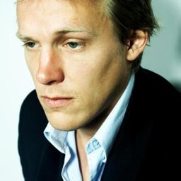 Steve Aernouts 飾演 Jef