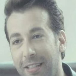 Karim Sobhi 飾演 جمال