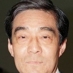 出目昌伸 - バルトの楽園導演