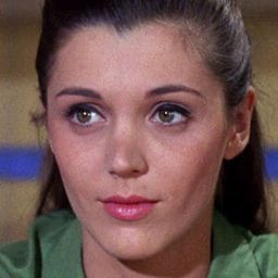 Donna Baccala 飾演 Elizabeth Hamilton