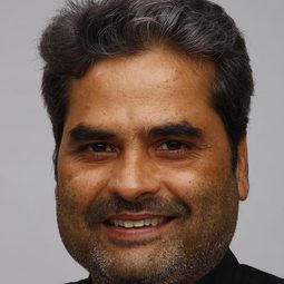 維夏·巴德瓦杰 - 三角畸戀編劇