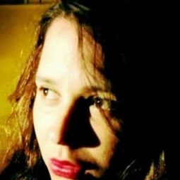 Marie Loustalot 飾演 Bethsabée