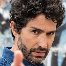 班尼·伊貝拉 飾演 Himself