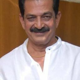 Avinash 飾演 Ravi Chakrapani