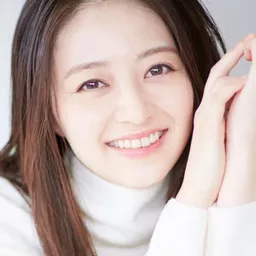 逢澤莉娜 飾演 Self - Saki Rouyama / Go-On Yellow