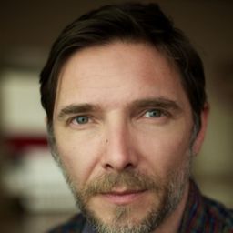 麥克斯·馬拉特斯塔 飾演 