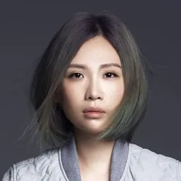 魏如萱 飾演 Ru-Xuan