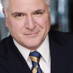 Harry Zinn 飾演 Minister