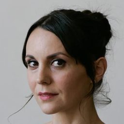 Nada Šargin 飾演 Ana