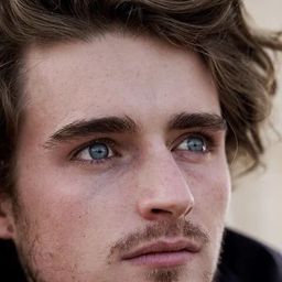 Victor Senegas 飾演 Team FL World Cup