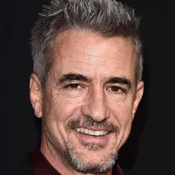 德蒙·穆拉尼 - 流星射手演員 飾演Keith Dambrot