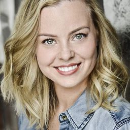 Tabitha Lupien 飾演 Molly Ward