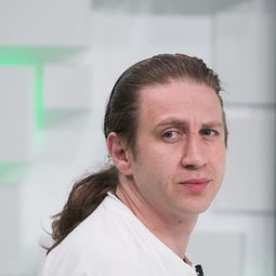 Marius Repšys 飾演 Shakir