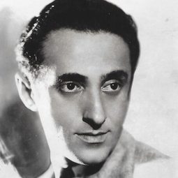 Leon Belasco - 北非諜影演員 飾演Dealer at Rick's (uncredited)