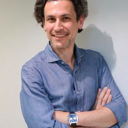 Rodrigo Cortés 飾演 Pop