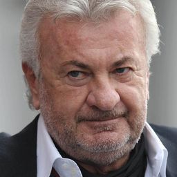 Willi Weber 飾演 Self