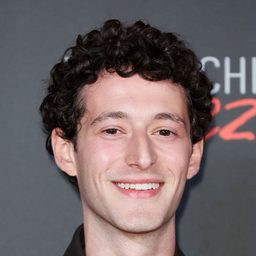 文森佐·克雷亞 飾演 Luigi