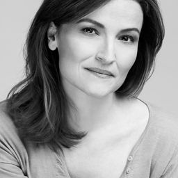 Cristina Genebat 飾演 