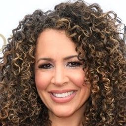 黛安娜瑪莉亞里瓦 - 聖誕老人亂亂愛演員 飾演Doralee