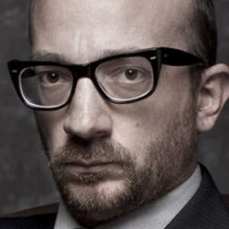 Carlo Luca De Ruggieri 飾演 Pizzutti