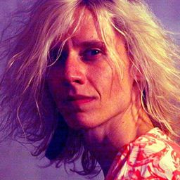 席爾維亞·卡爾德羅尼 飾演 Sara