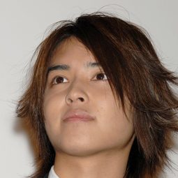 手越祐也 飾演 Mirai Hasegawa