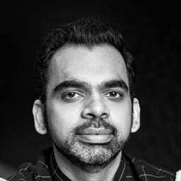 Rahul Deshpande - O’ Romeo演員 飾演Inspector Jayant Pathare