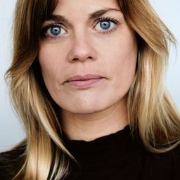 Elzemarieke De Vos 飾演 Yale