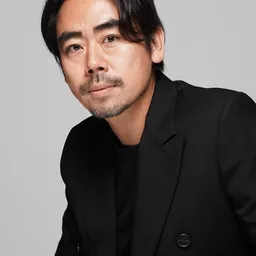 內藤正記 飾演 Driver