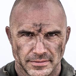 凱文·萬斯 飾演 Bryce "Tripod" McNeely