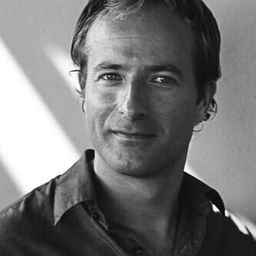 Jonathan Howells 飾演 Leader of the Hunt