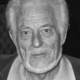 William Layton 飾演 professor Schirmer