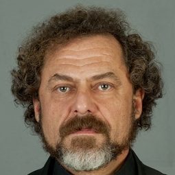 比倫特·艾明·亞拉 飾演 Bülent Ecevit