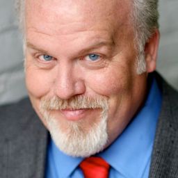 D.L. Walker 飾演 Clacker