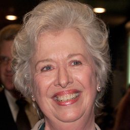 波莉·荷麗戴 - 肥媽先生演員 飾演Gloria