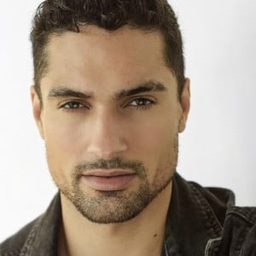 Darien Martin 飾演 Squad Leader