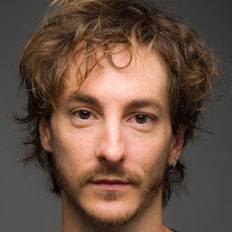 埃斯特班·庫庫利奇卡 飾演 Benegoechea 16 años