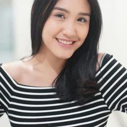 Luna Sabrina 飾演 Fey