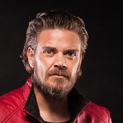 布蘭登·歐瑞特 飾演 Dirk