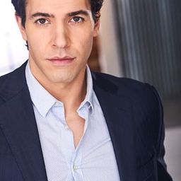 Michael Kupisk 飾演 Oliver