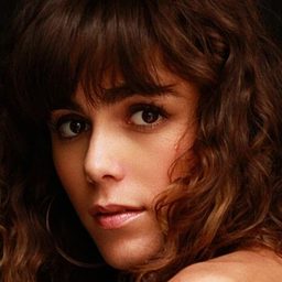 Sandra Martín 飾演 Sara