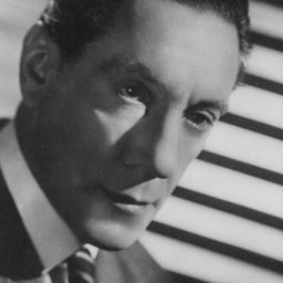 Jacques Varennes 飾演 Hervé Annequin