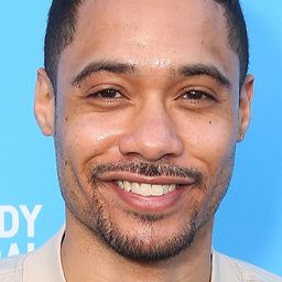 蘭斯頓·柯曼 飾演 Self