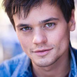 Aaron Dalla Villa 飾演 Si Robertson