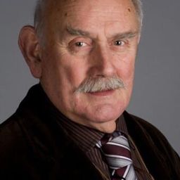 Andrzej Żarnecki 飾演 Raymond