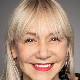 Lenore Zann - 美國噩夢演員 飾演Tina / stripper